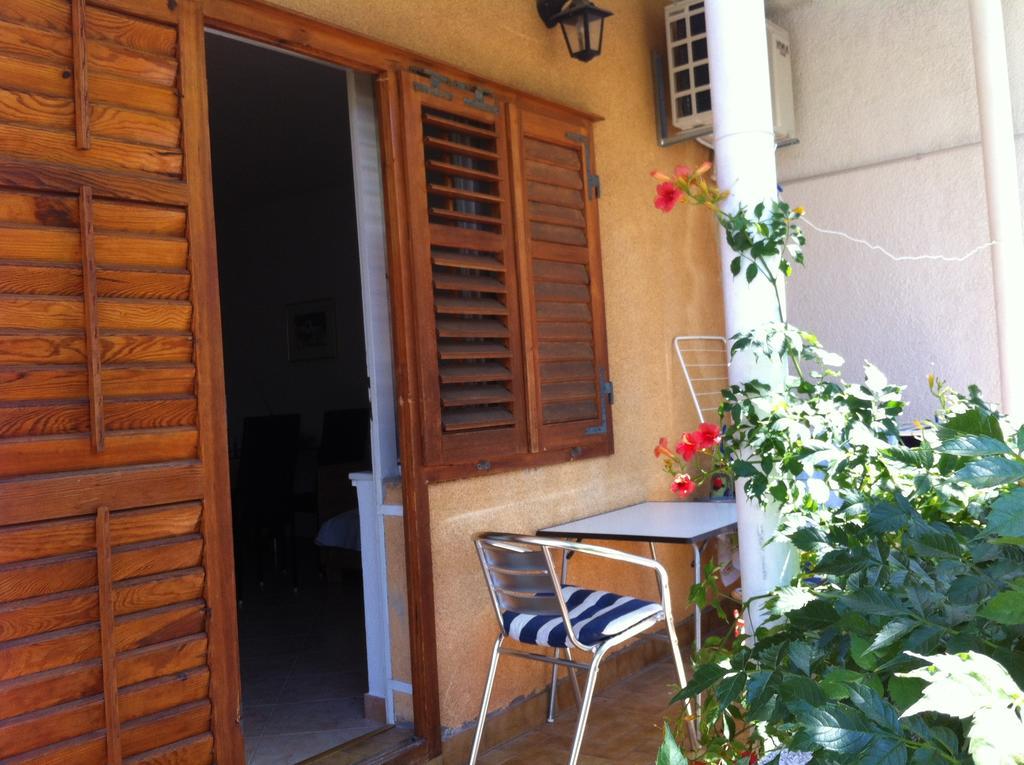 Eco-Apartments With Nice Garden Baška Voda Pokój zdjęcie