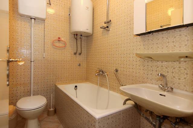 Eco-Apartments With Nice Garden Baška Voda Zewnętrze zdjęcie