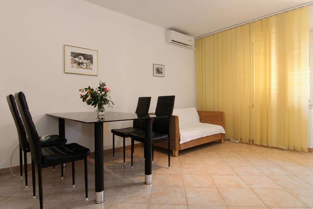 Eco-Apartments With Nice Garden Baška Voda Zewnętrze zdjęcie