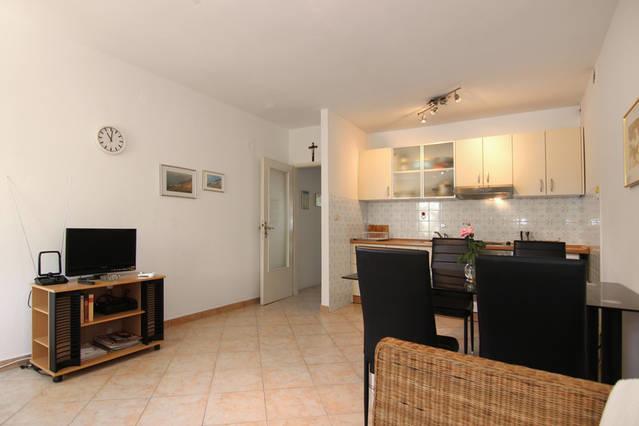 Eco-Apartments With Nice Garden Baška Voda Zewnętrze zdjęcie