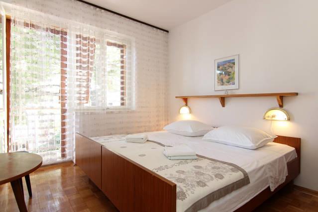 Eco-Apartments With Nice Garden Baška Voda Zewnętrze zdjęcie