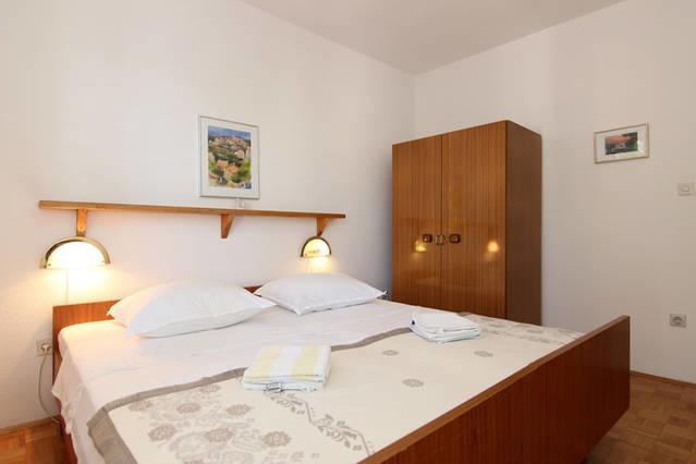 Eco-Apartments With Nice Garden Baška Voda Zewnętrze zdjęcie